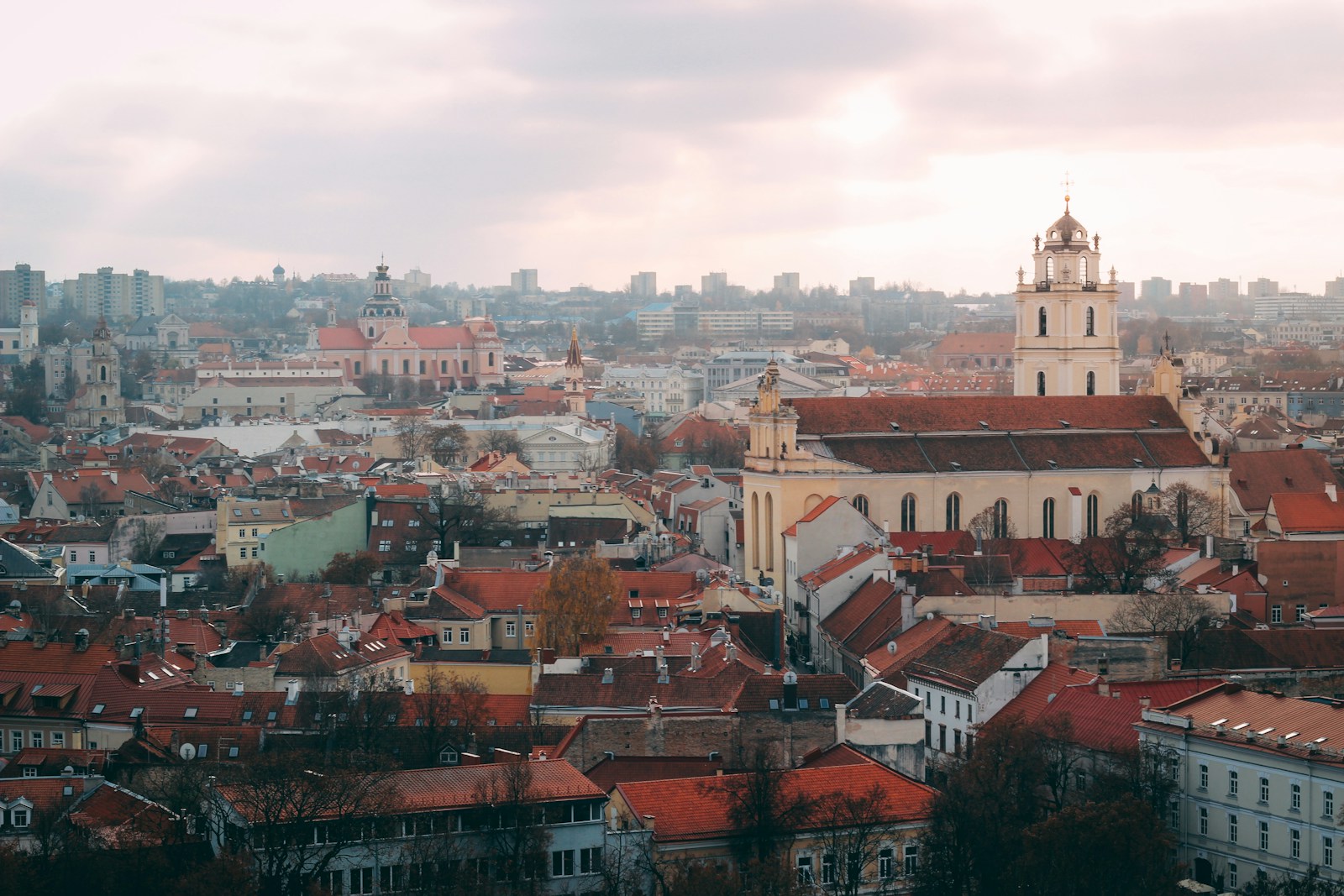 Direct Ryanair flights from Dublin to Vilnius from €44 return. Travel dates Thu 19 Mar – Thu 26 Mar 2026. Outbound 05:45 DUB – 10:50 VNO, return 12:40 VNO – 13:45 DUB. Budget city break deal from Dublin to Vilnius.