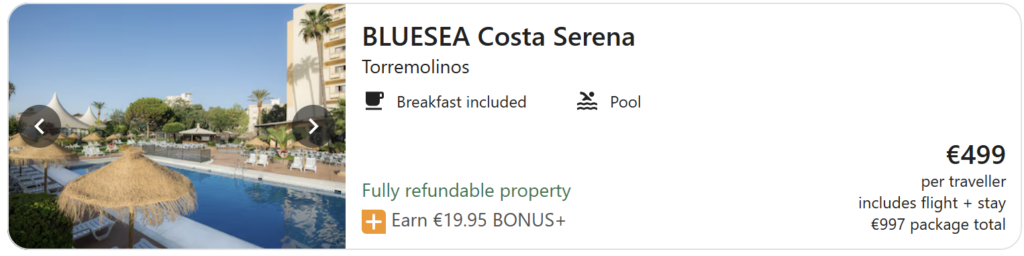 BLUESEA Costa Serena viešbutis Torremolinos, Costa del Sol – lauko baseinas su gultais, palmėmis ir poilsio zona saulėtoje aplinkoje.